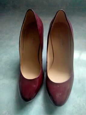 Marc Jacobs Burgundy Round-Toe High Heel Pumps